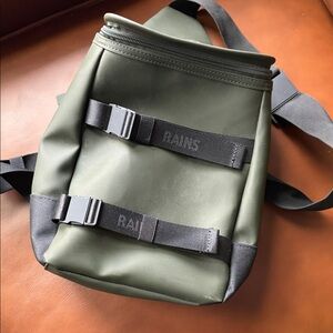 Rains Olive Green Waterproof Crossbody Belt Bag with Black Straps